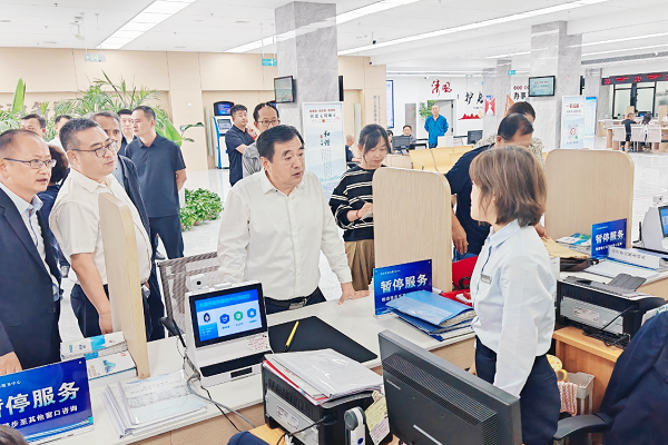 吳世民調研我市各級各類政務（便民）服務中心（站）標準化建設情況